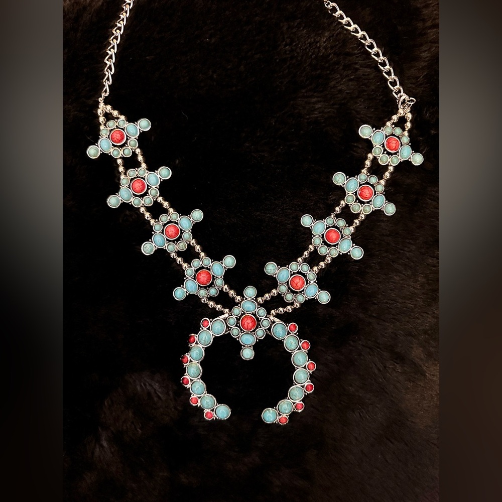‼️New Year’s Clearance‼️ Silver and Turquoise Necklace